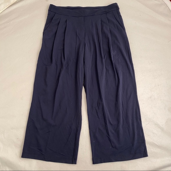 Lululemon navy pleated wide leg cropped pants - Picture 5 of 12